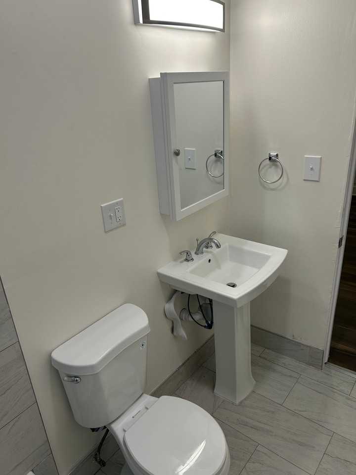 2242 S Central Park Ave #1 - Photo 4 of 18