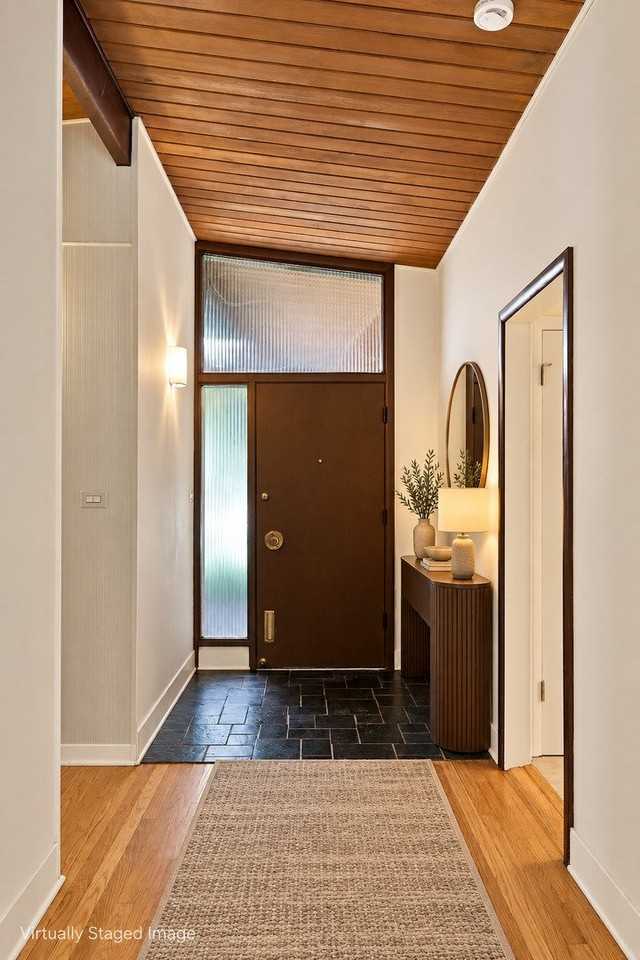 525 Pinecrest Ln - Photo 2 of 20