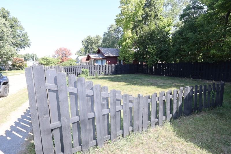 188 Manor Ave - Photo 2 of 15
