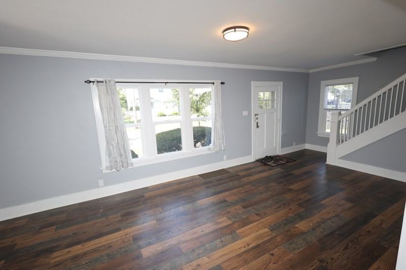 188 Manor Ave - Photo 3 of 15