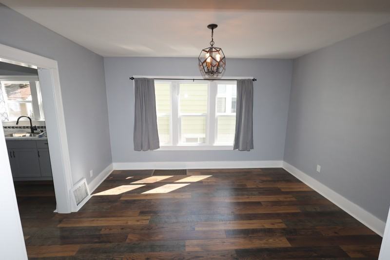 188 Manor Ave - Photo 5 of 15