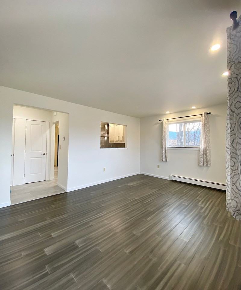 2940 Illinois Ave - Photo 5 of 15