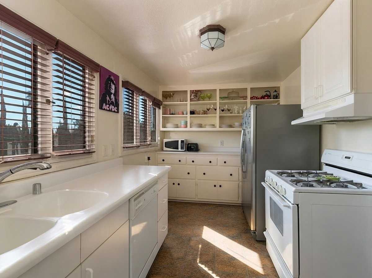 494 N Craig Ave #494 - Photo 4 of 7