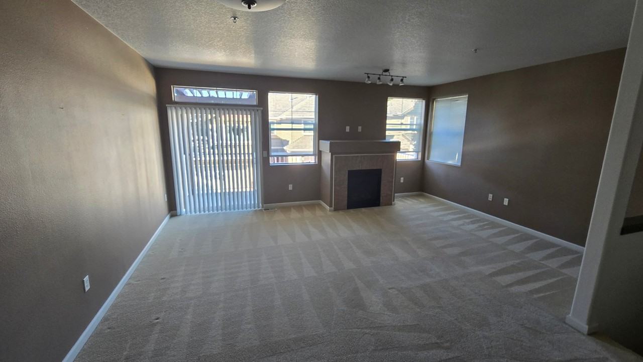 10727 Sw Canterbury Ln #101 - Photo 2 of 20
