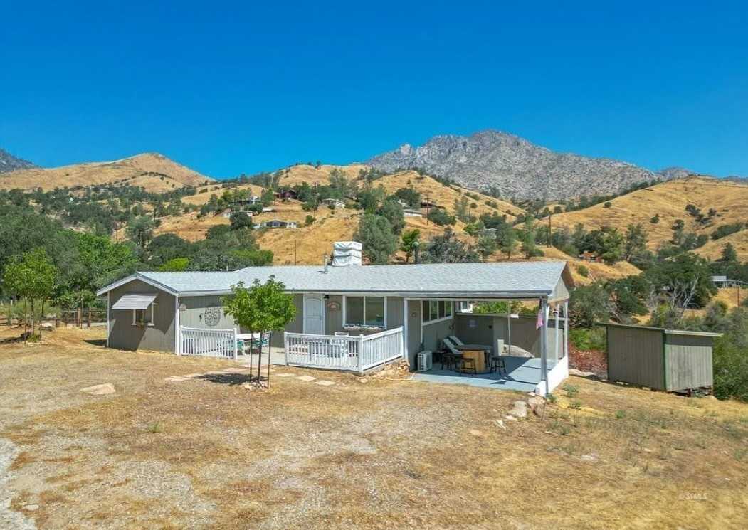 400 Mountain Shadow Rd - Photo 2 of 20