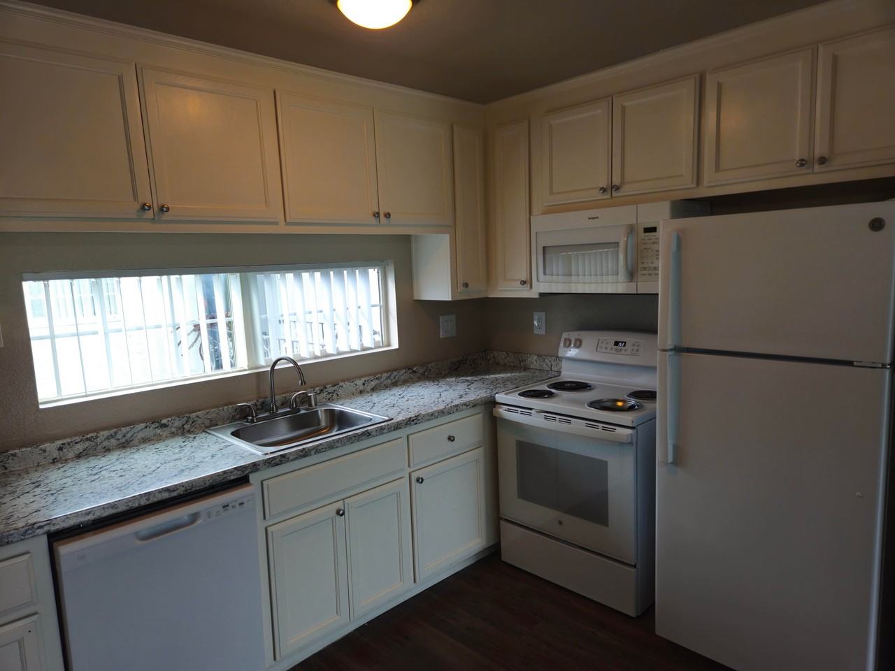 3819 East Ave #6 - Photo 3 of 9