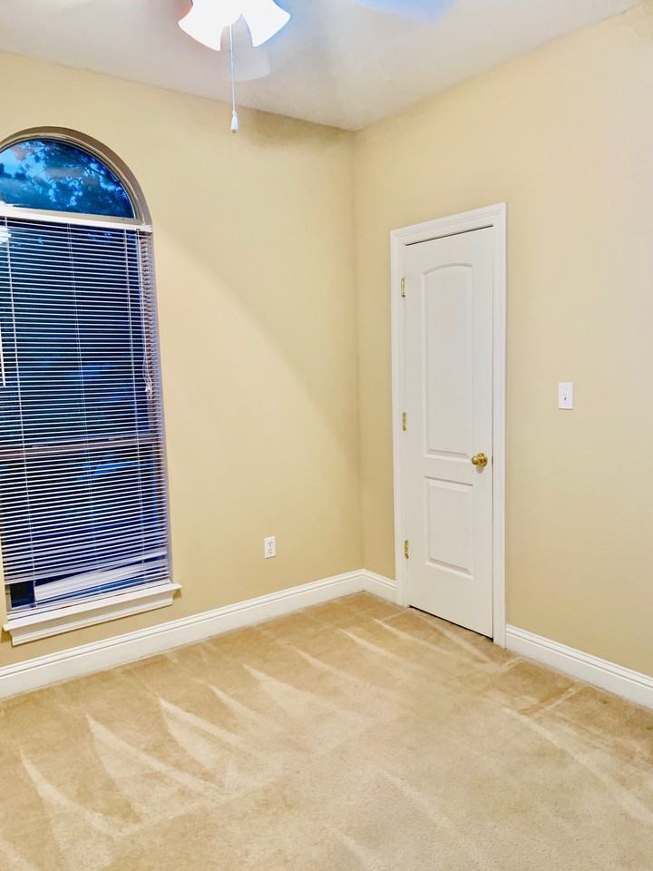 38 Travertine Dr - Photo 5 of 6