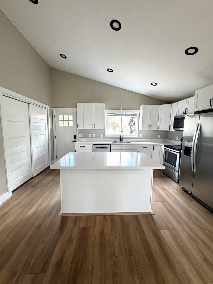 11859 S Preamble Rd - Photo 2 of 16