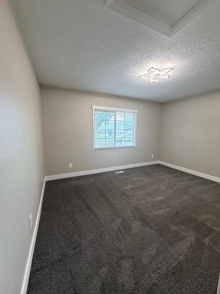 11859 S Preamble Rd - Photo 7 of 16