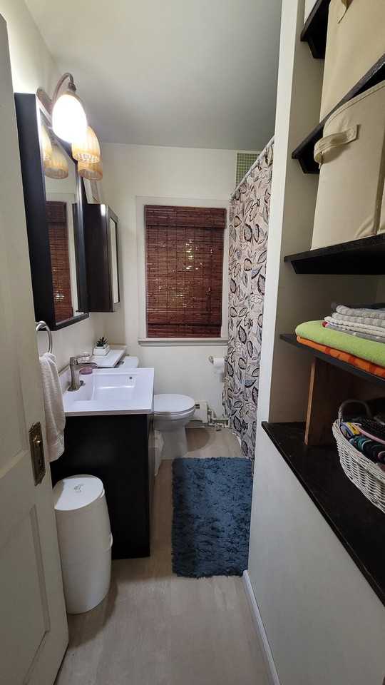 1136 Xerxes Ave S - Photo 7 of 19