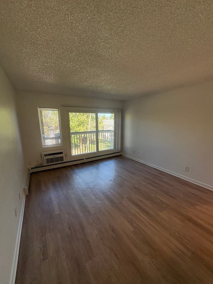 933 E Moorhead Cir #1K - Photo 2 of 11