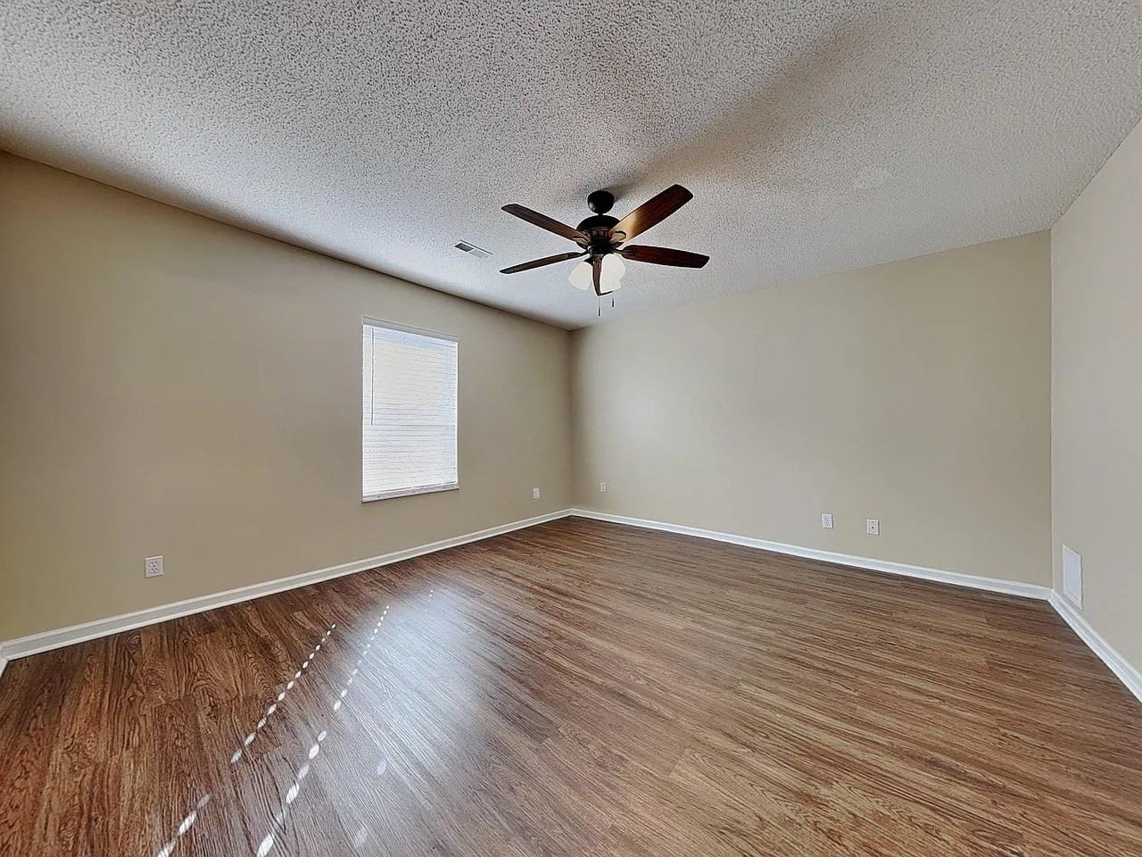2309 Sir Edward Ln - Photo 3 of 10
