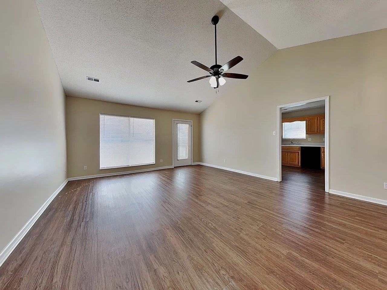 2309 Sir Edward Ln - Photo 5 of 10