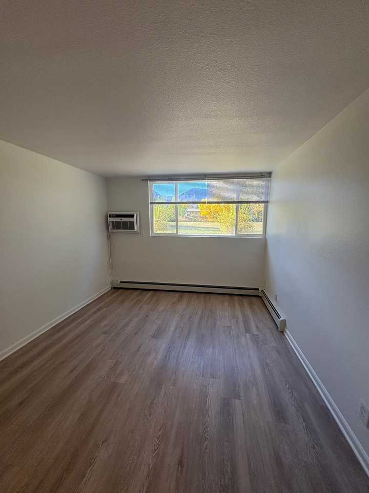 993 E Moorhead Cir #1B - Photo 4 of 10