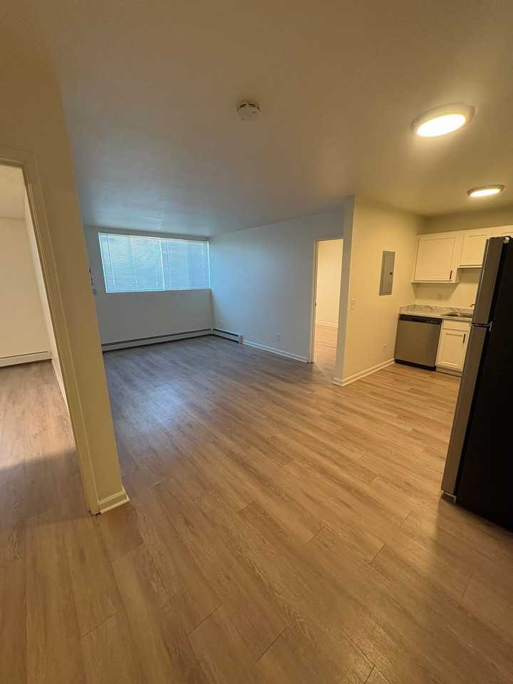 903 E Moorhead Cir #1D - Photo 2 of 10
