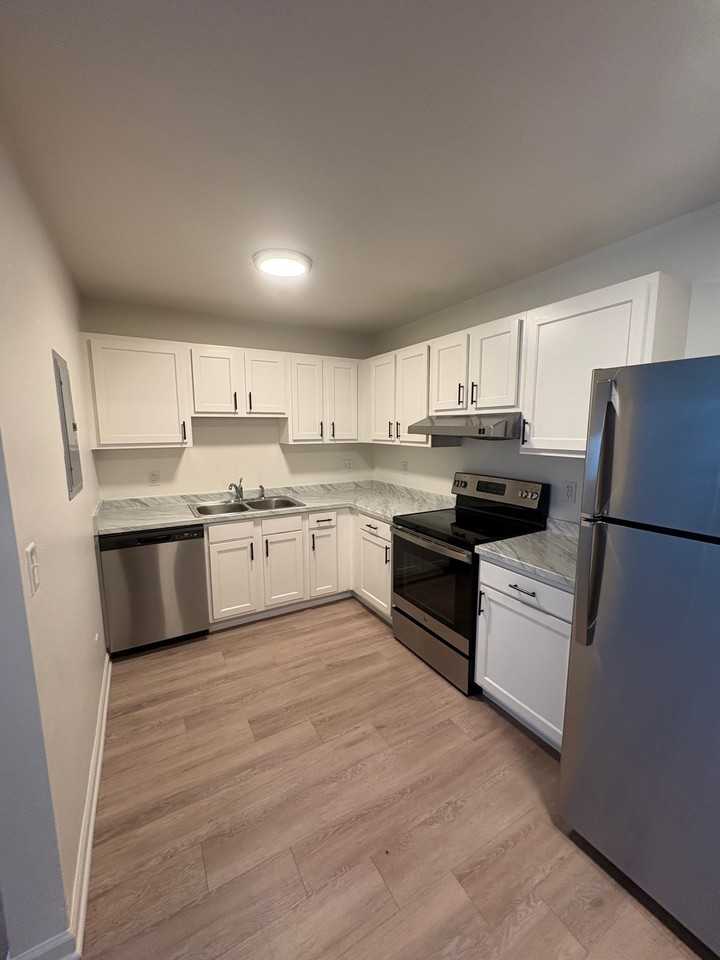 903 E Moorhead Cir #1D - Photo 4 of 10