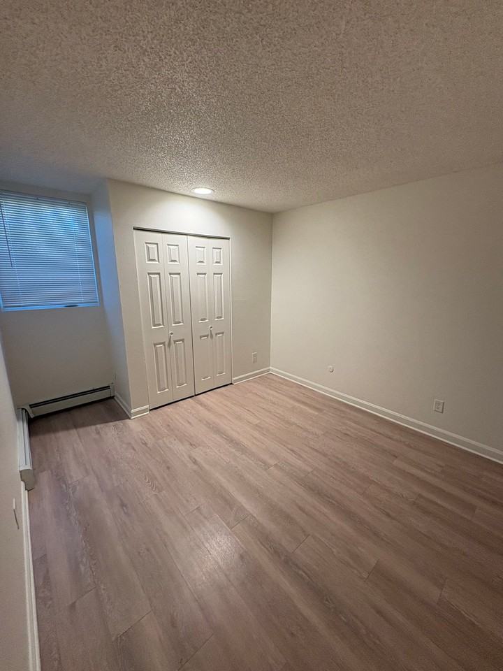 903 E Moorhead Cir #1D - Photo 5 of 10
