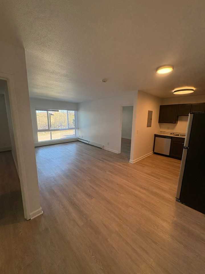 903 E Moorhead Cir #2H - Photo 2 of 10