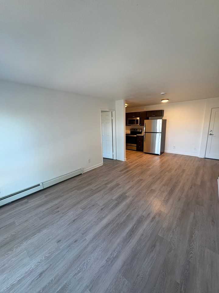 903 E Moorhead Cir #2H - Photo 4 of 10