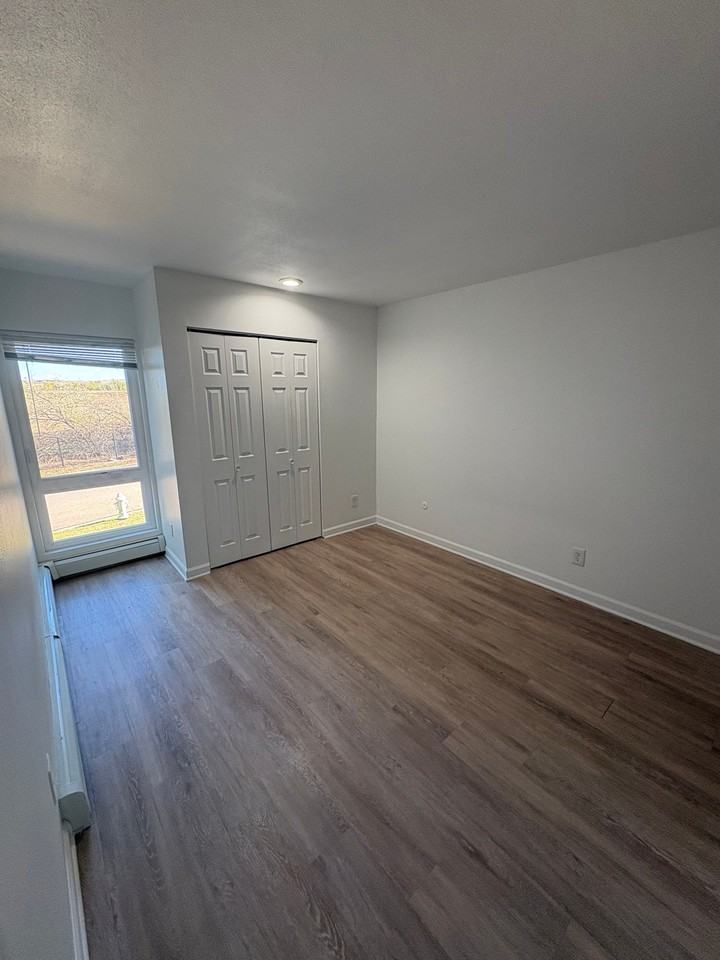 903 E Moorhead Cir #2H - Photo 5 of 10