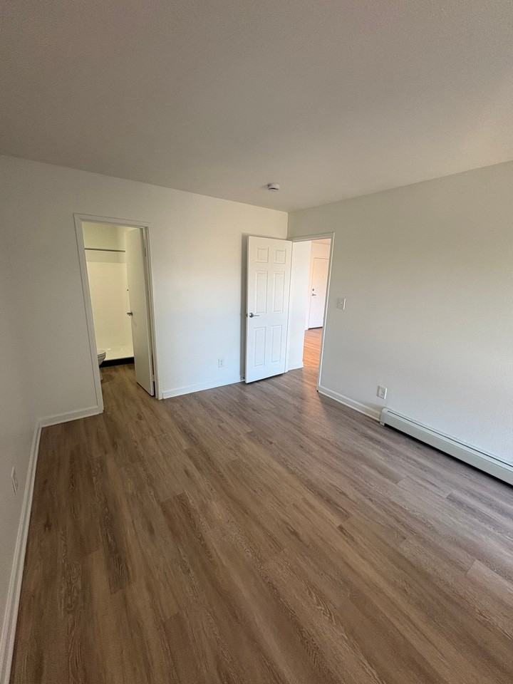903 E Moorhead Cir #2H - Photo 6 of 10