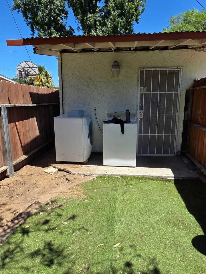 2120 E Griffith Way - Photo 3 of 7