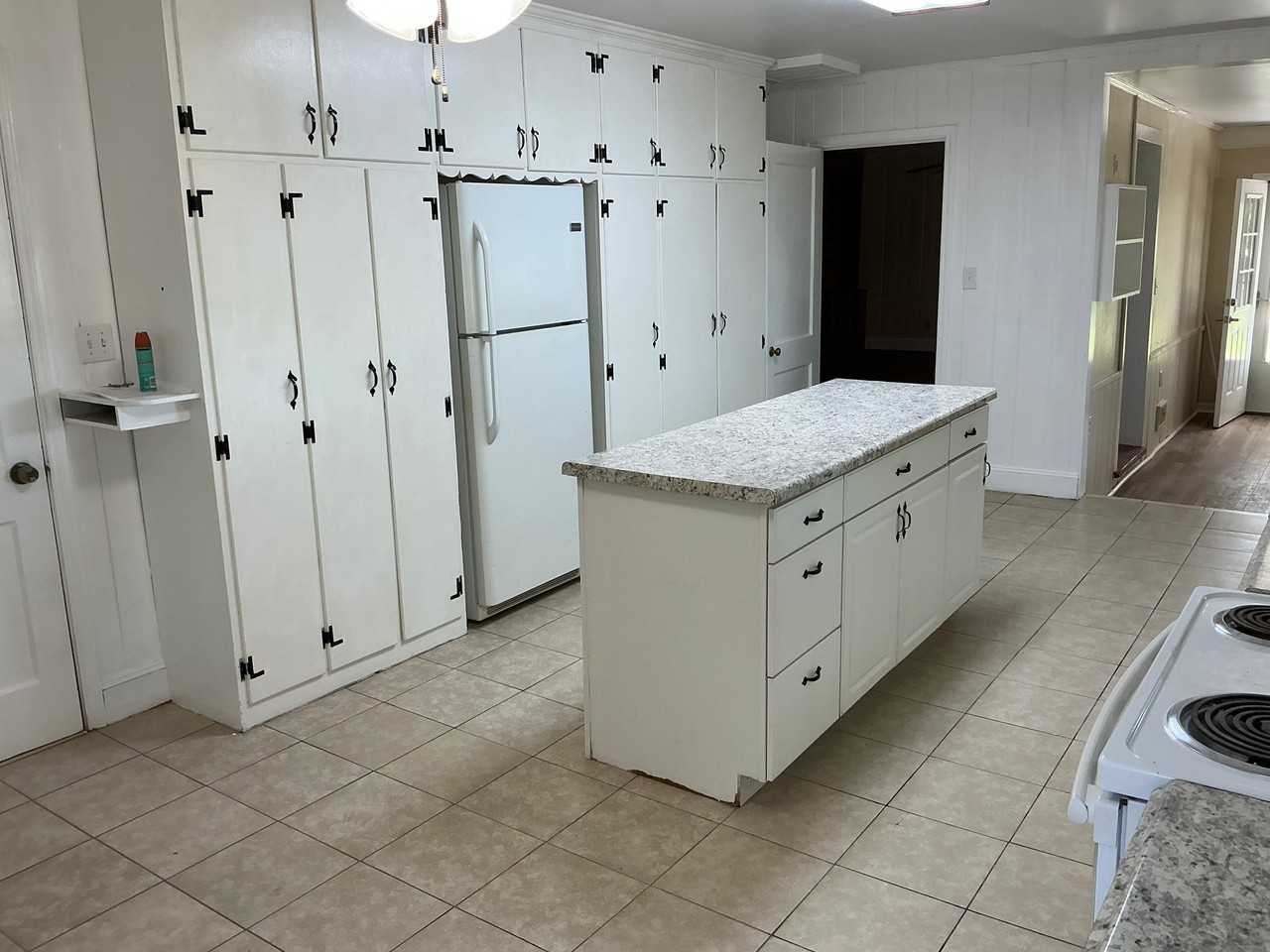 4926 Pinevilla St - Photo 3 of 15