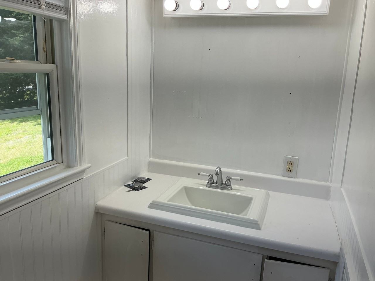 4926 Pinevilla St - Photo 4 of 15