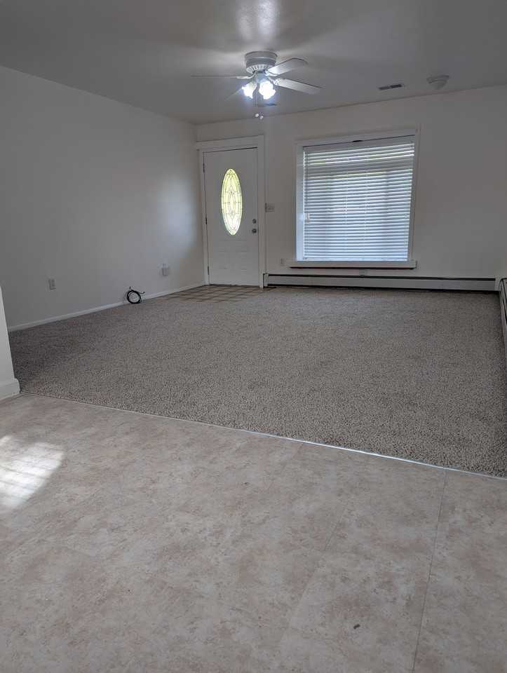 40 Robinhood Dr - Photo 4 of 20
