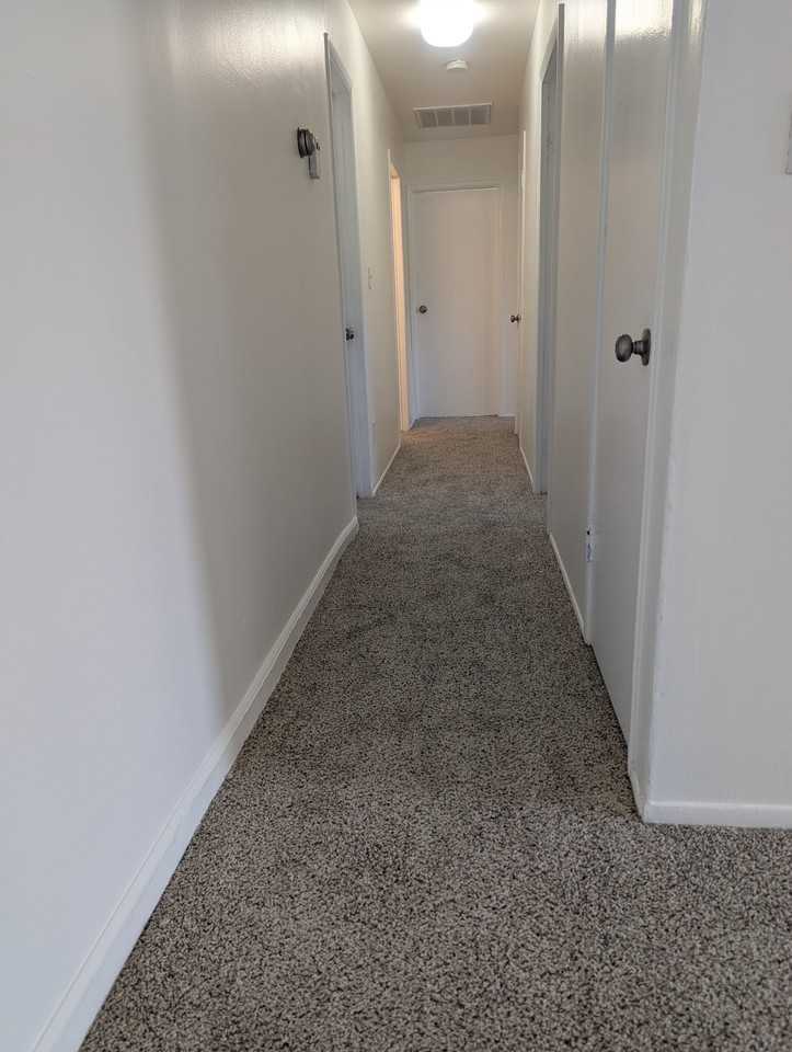 40 Robinhood Dr - Photo 6 of 20