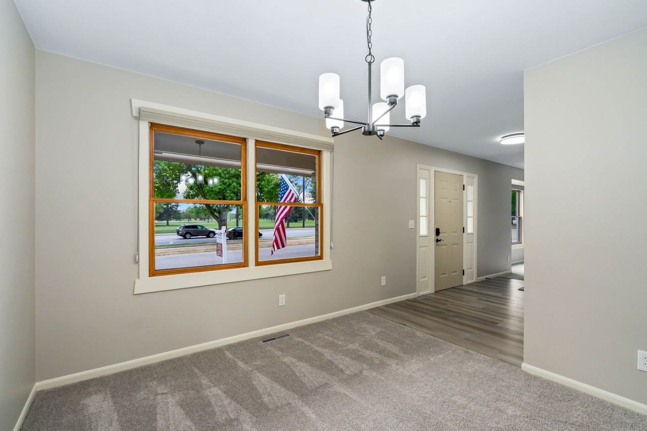 1624 Faraday Cir - Photo 4 of 20