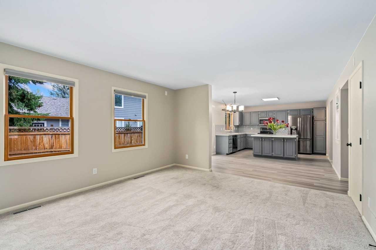 1624 Faraday Cir - Photo 5 of 20