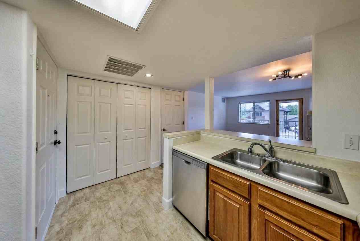 40 Fox Dr #B204 - Photo 3 of 20