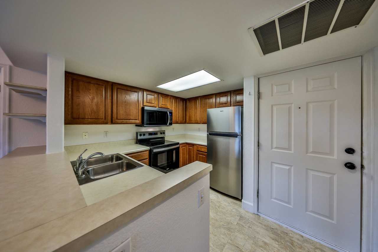 40 Fox Dr #B204 - Photo 4 of 20