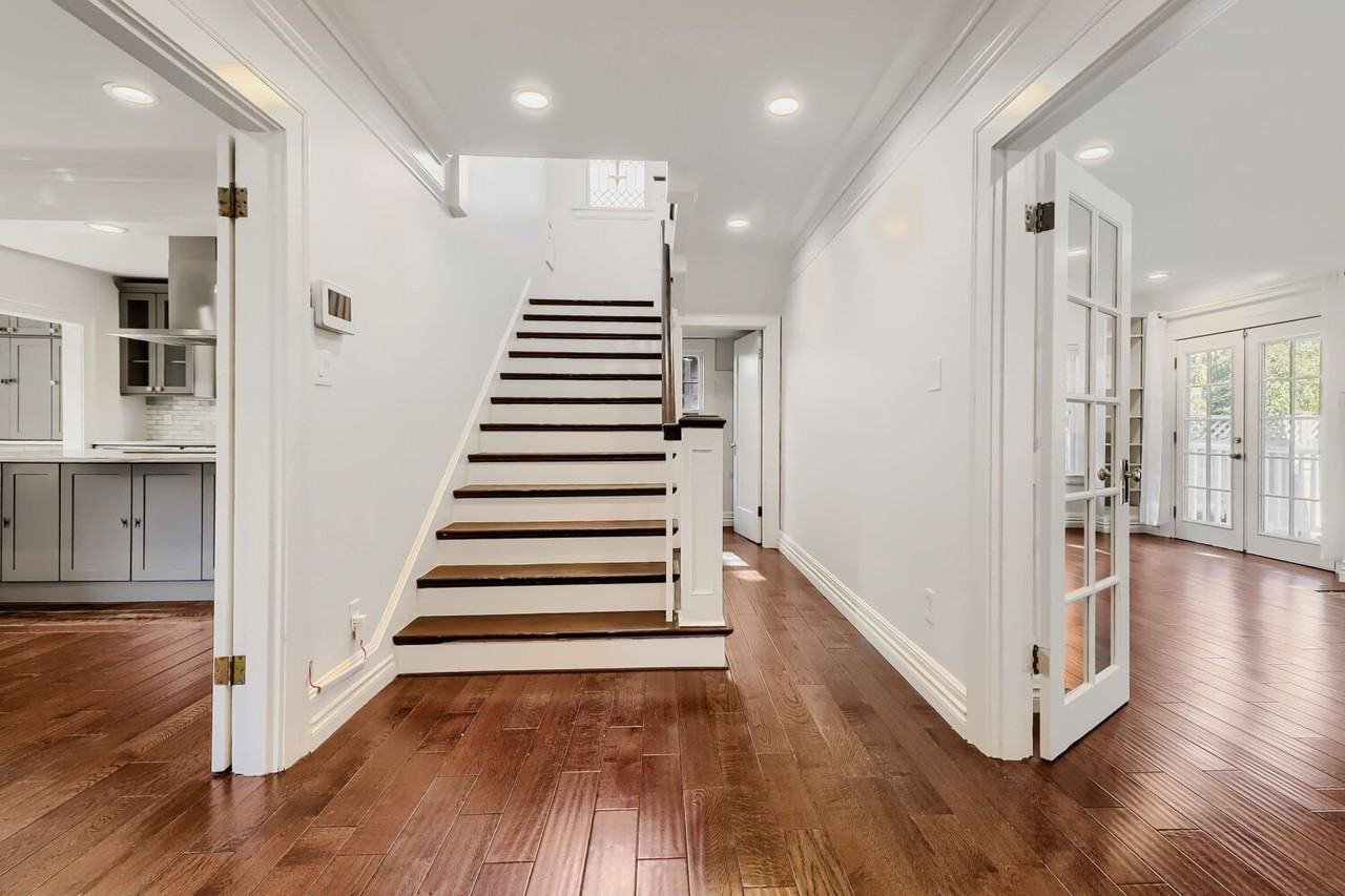719 10th Ave E #A - Photo 4 of 20