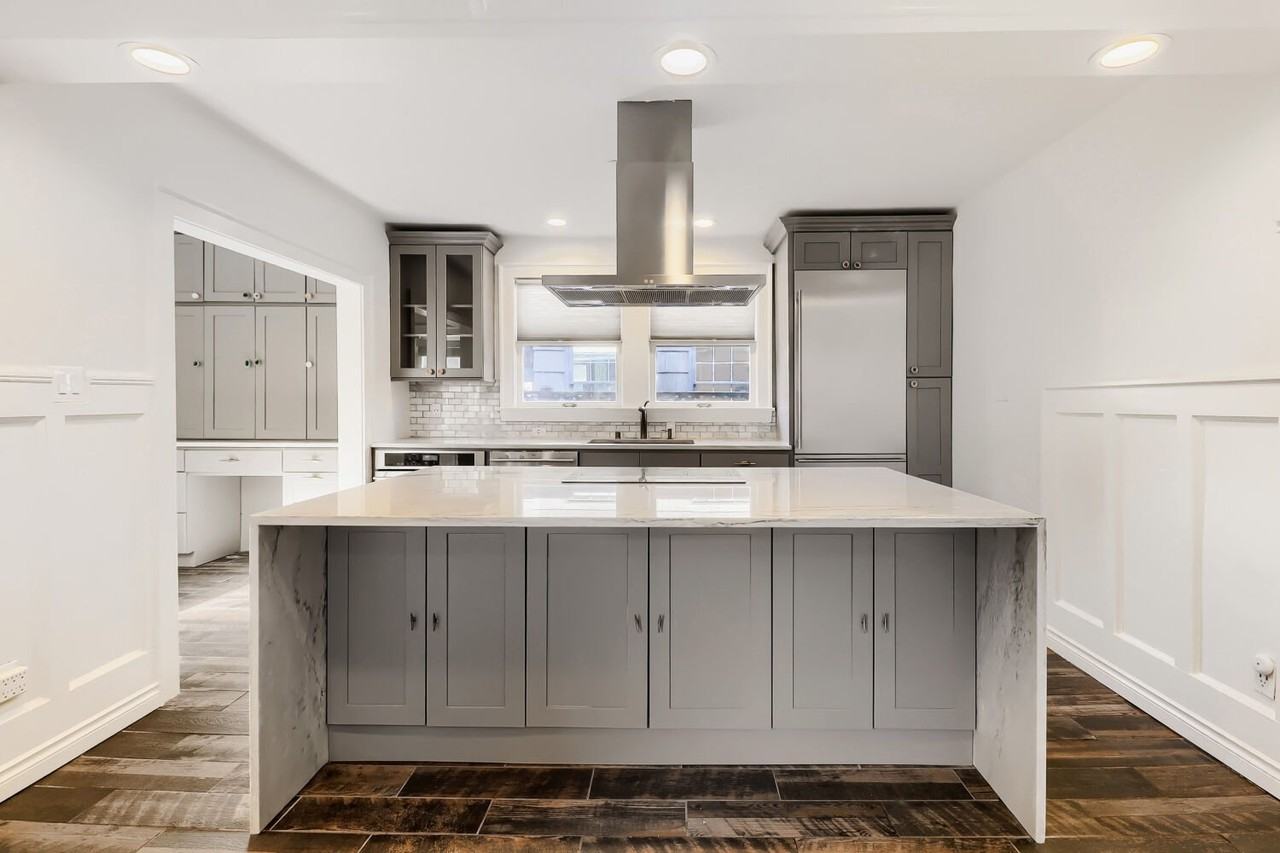 719 10th Ave E #A - Photo 5 of 20