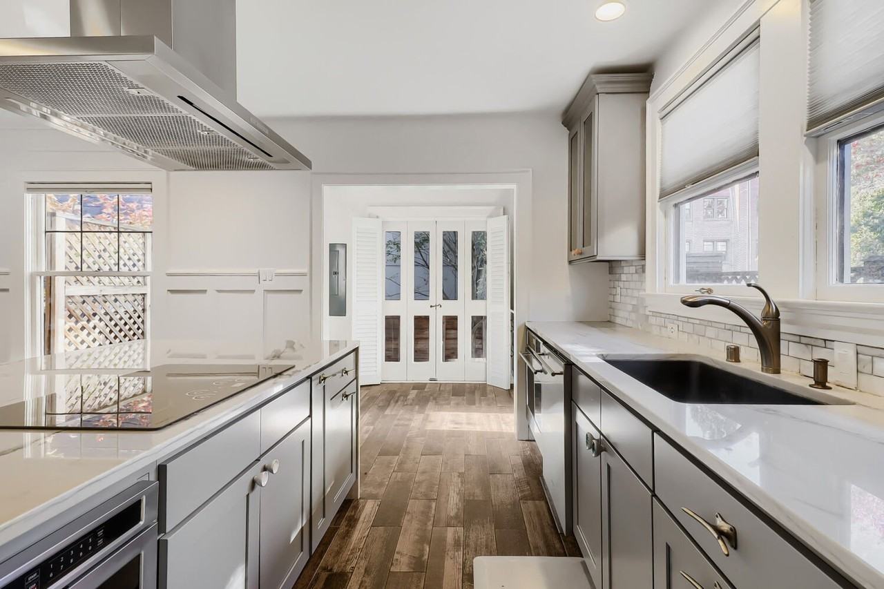 719 10th Ave E #A - Photo 6 of 20