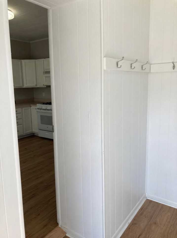 8 Carmer Ave - Photo 4 of 20