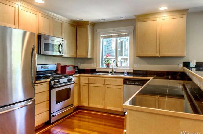 1017 N 50th St #C - Photo 3 of 10