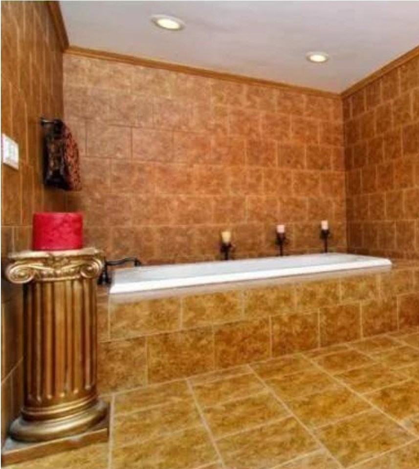 5237 Newcastle Ave - Photo 2 of 20