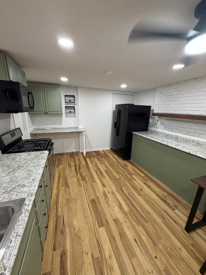 967 N St #1 - Photo 3 of 20