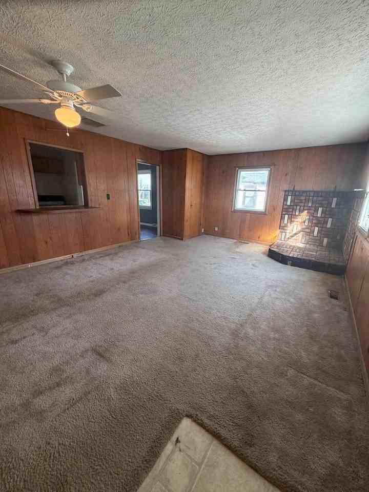 2063 E Columbia St - Photo 3 of 20