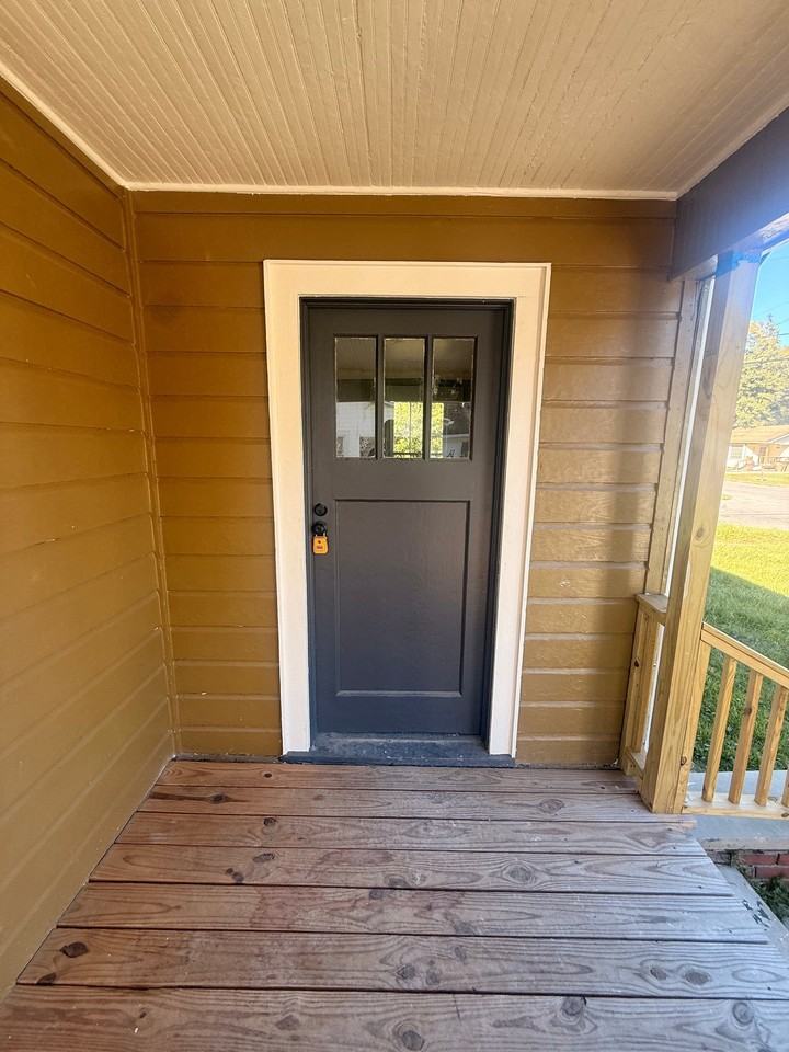 700 Cherokee St - Photo 3 of 13