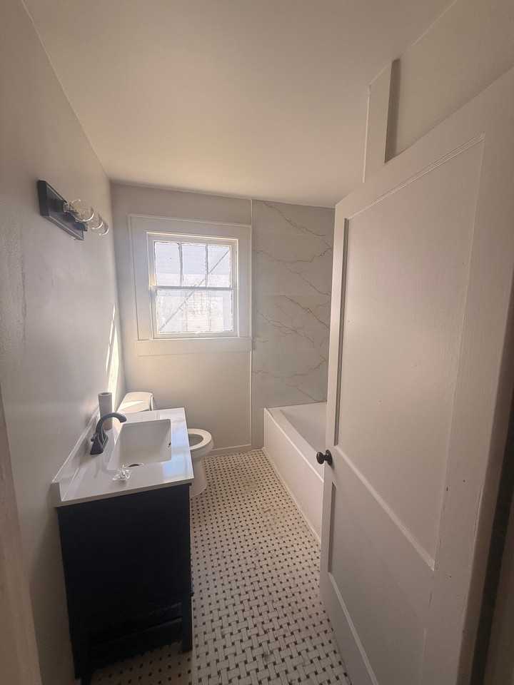 700 Cherokee St - Photo 6 of 13