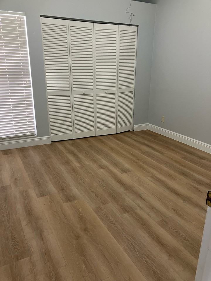 16119 Rambling Vine Dr E - Photo 5 of 13