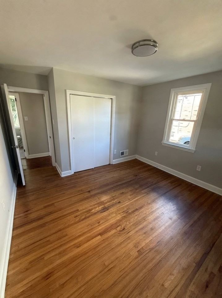 7 N Mary St - Photo 4 of 20