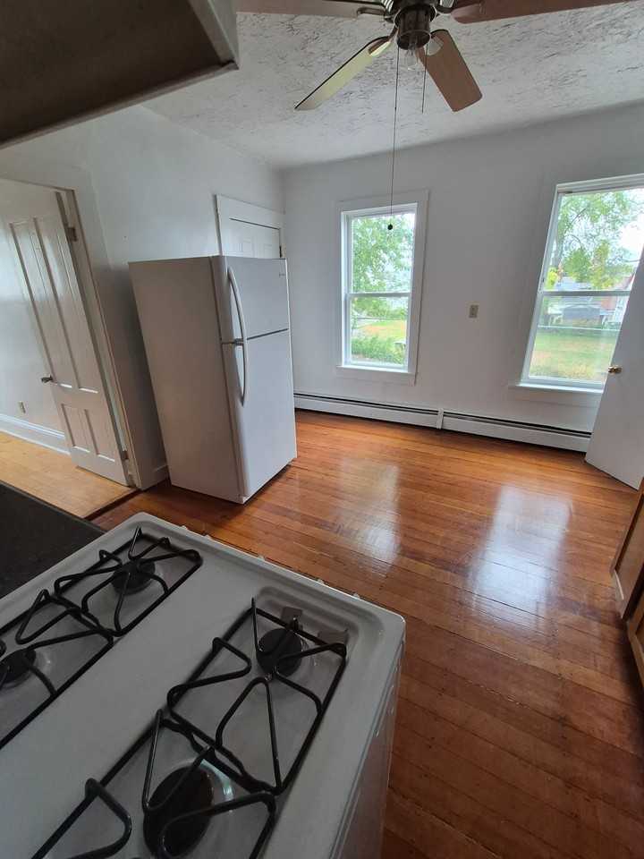 249 Grove St - Photo 4 of 7