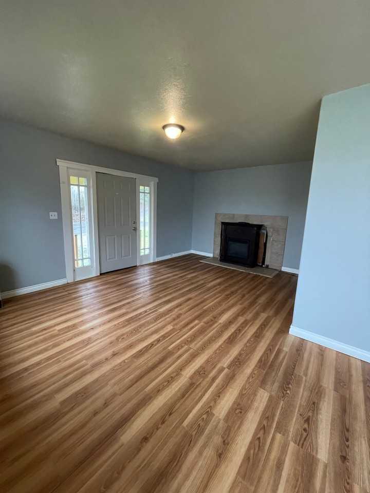 714 Dakota - Photo 3 of 9