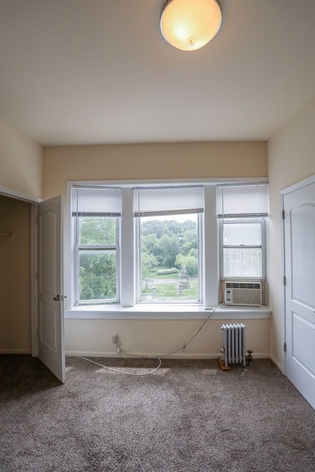 1250 W Montrose Ave #4 - Photo 5 of 11