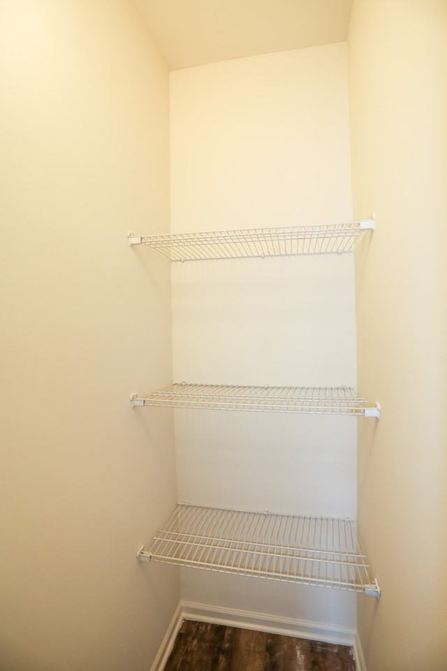 1250 W Montrose Ave #4 - Photo 7 of 11